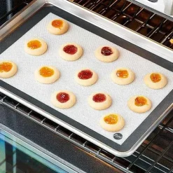Food Network 1/2-Sheet Silicone Baking Mat<Food Network™ Clearance